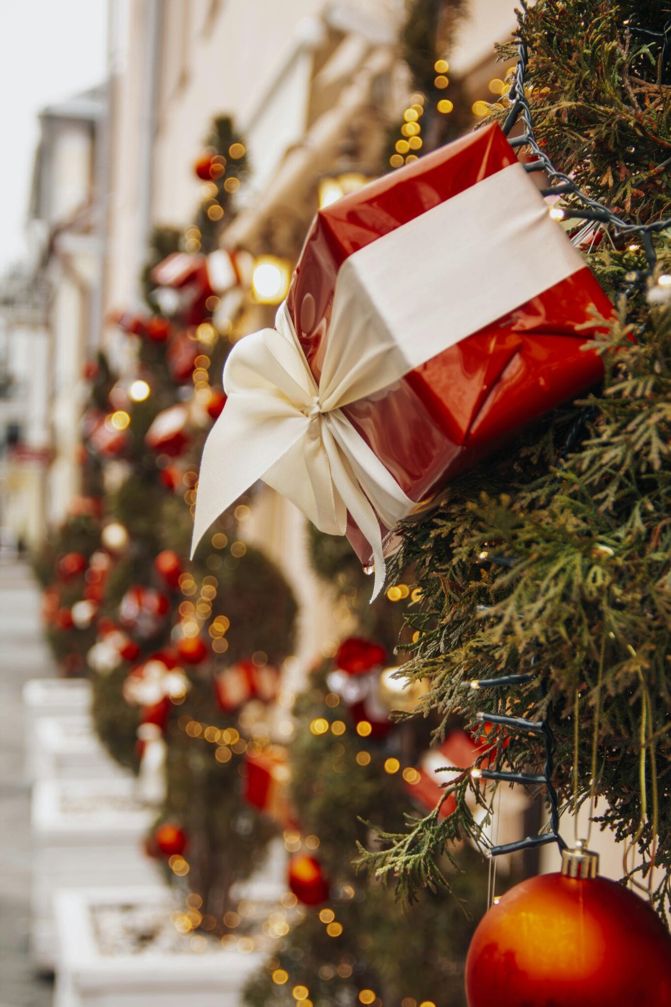 Train historique pour Arezzo décoré pour Noël